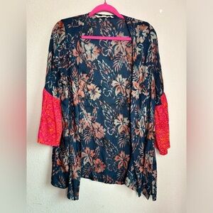 Soft Surroundings Open Front Tropical Floral Watercolor Flare Sleeve Kimono MP